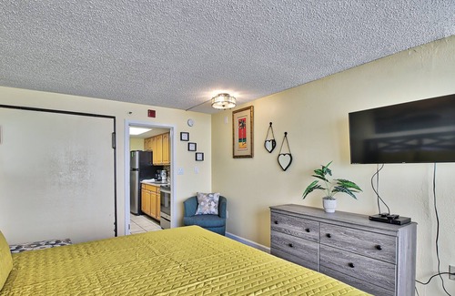 Myrtle Beach Condo | RELAX UNWIND ENJOY OCEANFRONT KING 1 BR 4BDS 1BA AT MONTEREY BAY