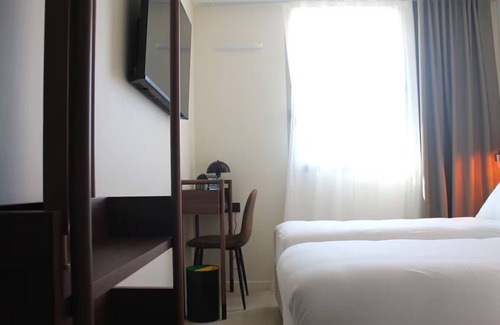 Signes Hotel | Relax & Unwind in Sainte-Baume - Ideal Oasis Near Local Attractions | 2 Units