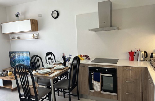 Għadira Apartment | Relax with the whole family at this peaceful place to stay