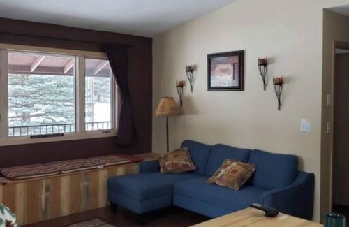 Lead House | Relax with the whole family at this peaceful place to stay.