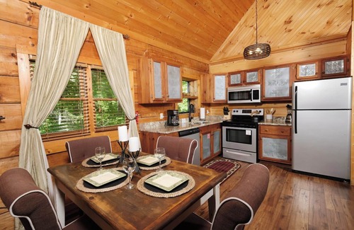 Gatlinburg - Pigeon Forge Cabin | Relax Year-Round in Your Private Screened-In Hot Tub Retreat - A Secret Romance