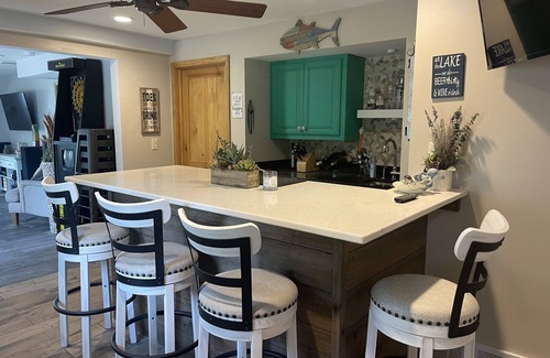 Waupaca House | Relaxation and Fun Await at The Lakewood Lodge on Twin Lake
