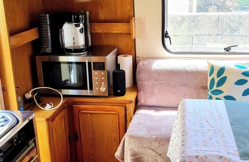 Beze House | Relaxation caravan near grotto and washhouse