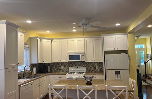 Asbury Park House | Relaxed and beachy 3 bedroom home just a short walk to the beach
