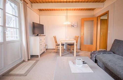 Ostersiel Apartment | Relaxed vacation apartment "Haus Möwe" right by the sea on Pellworm!