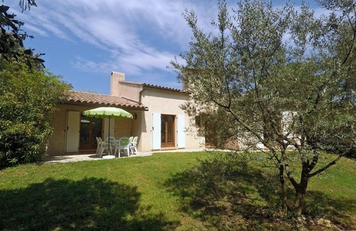 Saint-Julien-de-Peyrolas House | Relaxing vacation in the south of France