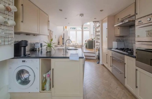 Brixton Hill House | Relaxing 1 Bedroom Wellness Retreat in Vibrant Clapham