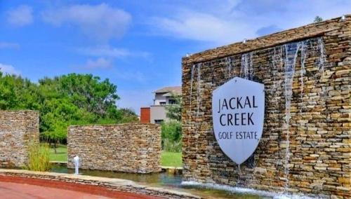 Greater Johannesburg Metropolitan Area Apartment | Relaxing 2-Bedroom Stay in Secure Jackal Creek Golf Estate
