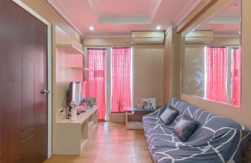 Pekayon Jaya Apartment | Relaxing 2BR with Pool View Mutiara Bekasi Apartment By Travelio