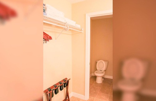 Kelleys Island Hotel | Relaxing 3 Bed 1 Bath Loft Suite Located Seconds From the Beach 225
