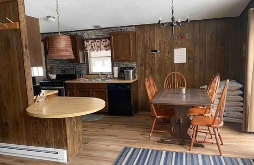 Russell Cabin | Relaxing 3 bedroom cabin #1 at Deep Woods