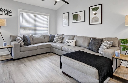 Murraysville House | Relaxing 3 Bedroom Home Close to Beach & Airport!
