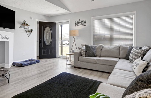 Murraysville House | Relaxing 3 Bedroom Home Close to Beach & Airport!
