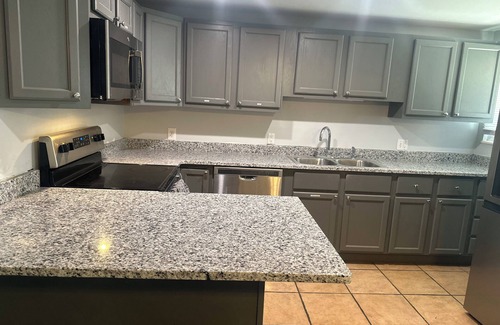 Kettering House | Relaxing 3 Bedroom home minutes from Downtown Dayton