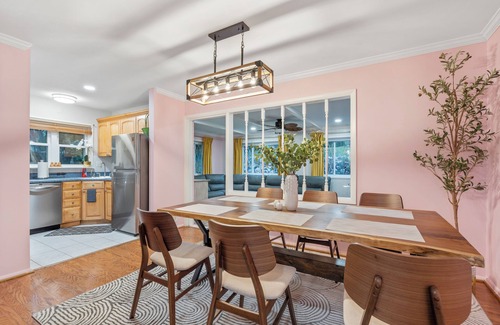 North Springfield House | Relaxing 3-bedroom Home on 1 level w/Sauna & Firepit, 20 Mins to D.C.