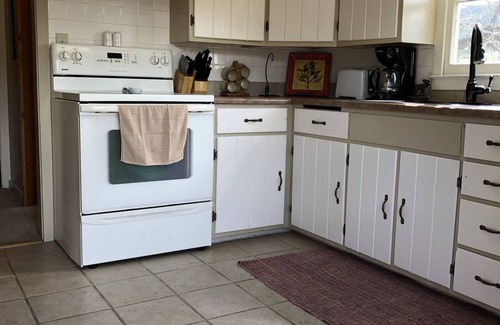 Estes Park House | Relaxing 3B/2B Estes Park Home : Large Deck, Beautiful Mountain Views [3365]