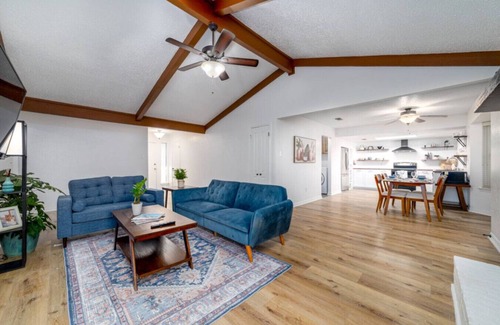Irving House | Relaxing 3BR Home in Irving | Near Attractions