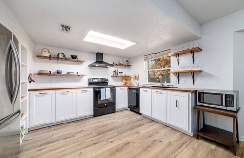 Irving House | Relaxing 3BR Home in Irving | Near Attractions