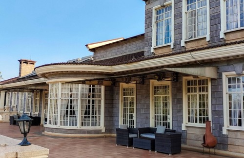Limuru House | Relaxing and Elegant Getaway in Grand Kenyan Presidential Suite | Free Parking