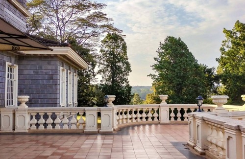 Limuru House | Relaxing and Elegant Getaway in Grand Kenyan Presidential Suite | Free Parking