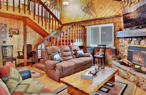 Sugarloaf Cabin | Relaxing and Serene Forested Family Retreat with Private Hot Tub