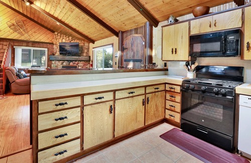 Sugarloaf Cabin | Relaxing and Serene Forested Family Retreat with Private Hot Tub