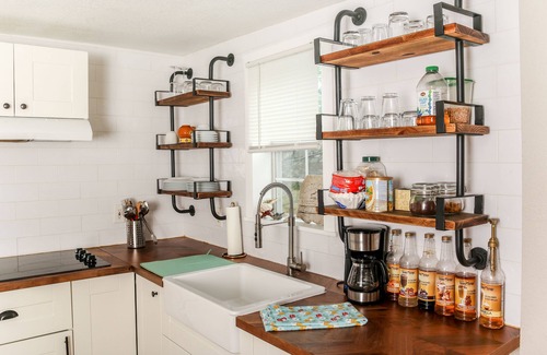 Galveston Apartment | Relaxing apartment - sleeps 4 - 2 blocks from beach - pet friendly