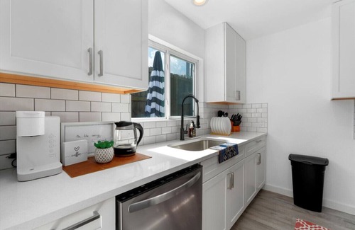 Coronado Hills House | Relaxing Austin Retreat with Balcony, Great Beds & Easy Event Access!