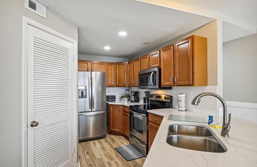 West Panama City Beach Condo | Relaxing Beach Retreat at Aquavista – with Pool, Hot Tub & FREE Beach Service!