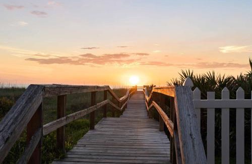 Coquina Gables House | Relaxing beach getaway just steps to the shore
