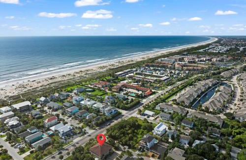 Coquina Gables House | Relaxing beach getaway just steps to the shore