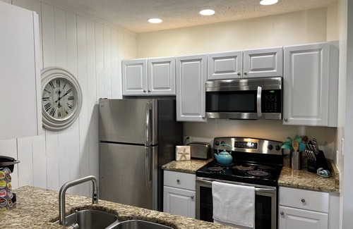 Miramar Beach Condo | Relaxing beach retreat, just steps to the sand; private patio; freshly updated!