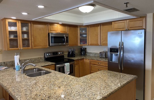 Redington Shores Condo | Relaxing Beachfront Condo with Gulf View, Top-Floor Unit, Redington Shores