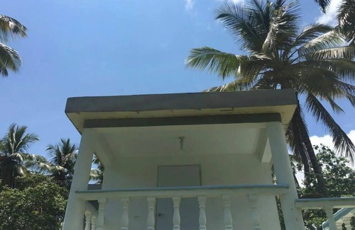 Samana Apartment | Relaxing Beachfront Apartment steps to the beach