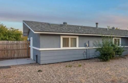 Cottonwood-Verde Village House | Relaxing Casita Stay in Cottonwood with Games and Fireplace