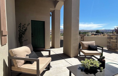 Hurricane House | Relaxing Casita with 100’ of RV parking. SxS rentals available too! Views ofZion