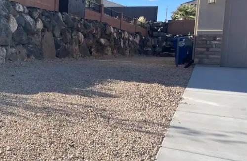 Hurricane House | Relaxing Casita with 100’ of RV parking. SxS rentals available too! Views ofZion