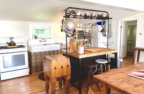 Town of Olive Cottage | Relaxing Catskill Mountain Cottage.