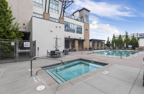 Draper Apartment | Relaxing, Clean, Great Location with Gym, Hot Tub, Yoga