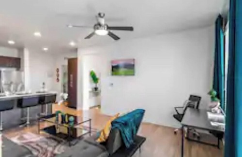 Draper Apartment | Relaxing, Clean, Great Location with Gym, Hot Tub, Yoga
