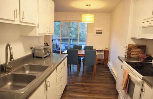 Northeast Reno Condo | Relaxing condo close to everything (2 bdr 2 bath)