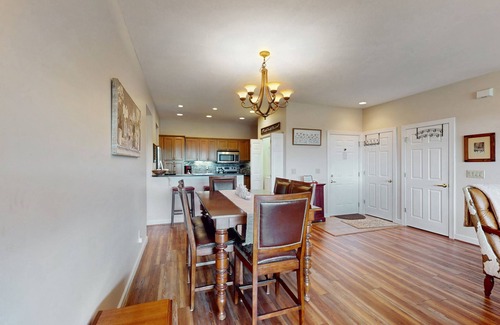 Sugar Mountain Condo | Relaxing condo with sweeping valley views, deck, and fireplace