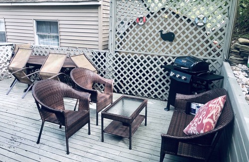 Baiting Hollow Cottage | Relaxing Cottage - Walk to private Beach!