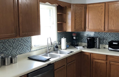 Mount Airy House | Relaxing County Feel Close to “Mayberry” Pet Friendly