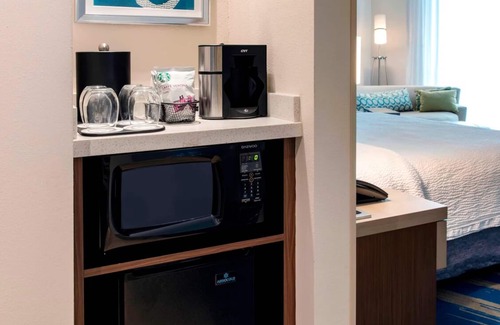 Marathon Hotel | Relaxing Couple Retreat in the Florida Keys | Resort w/Scenic Waterfront View