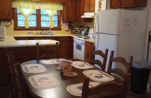 Abingdon House | Relaxing, Cozy, Convenient, 2 mi. from the Creeper Trail/South Holston Lake,