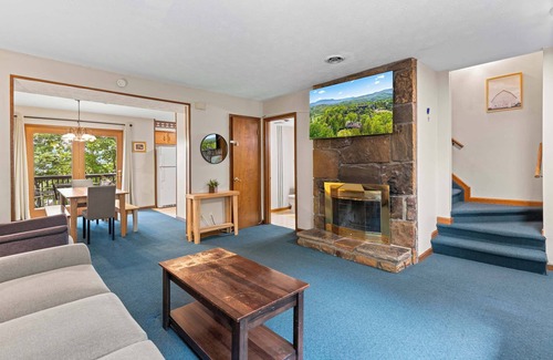 Pigeon Forge House | Relaxing Escape: Pool Access & Close to Dollywood!