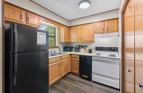 Pigeon Forge House | Relaxing Escape: Pool Access & Close to Dollywood!