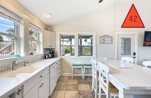 Hatteras House | Relaxing family and dog friendly getaway located in Hatteras
