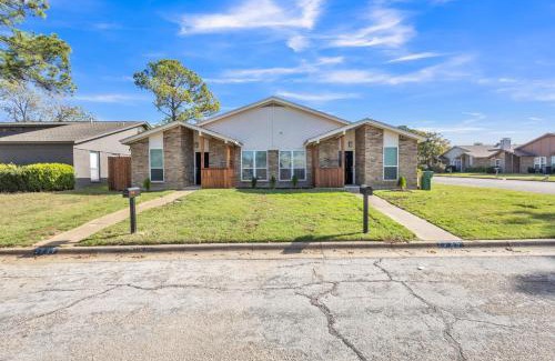 West Arlington Apartment | Relaxing Family Retreat in West Arlington Duplex